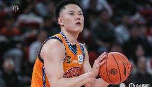 命中率不高！李弘权11中4得11分5板2助 三分8中2