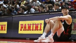 媒体人：杨瀚森还要继续好好打磨定点进攻&amp;投篮 练练脚步、减重